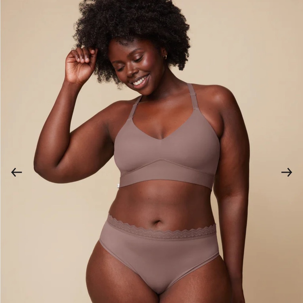 Harper Wilde Bliss Lace Triangle Bralette - Picture 4 of 9